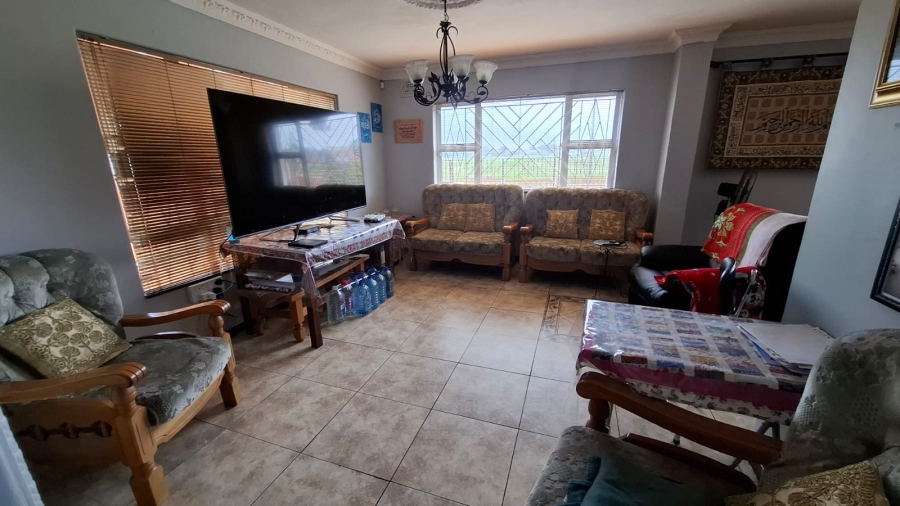 3 Bedroom Property for Sale in Pinati Western Cape